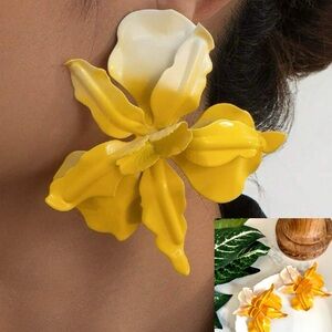 2/$30🌵 Yellow White Iris Flower Earrings Zara Jumbo Garden Floral Jewelry NEW